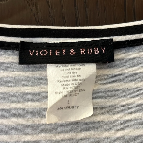 Violet & Ruby maternity top. Short sleeved, black & white stripes. Size L NWT - Picture 2 of 6